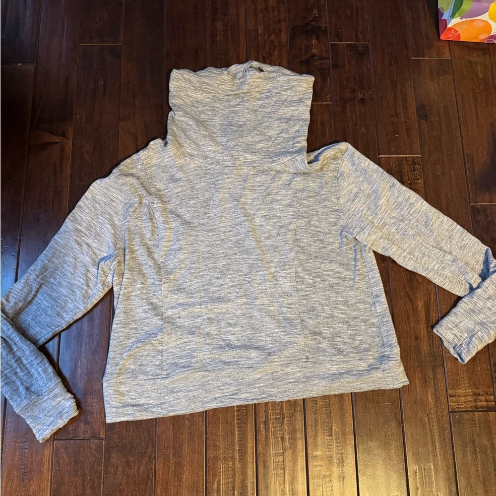 Athleta Heather Gray Top